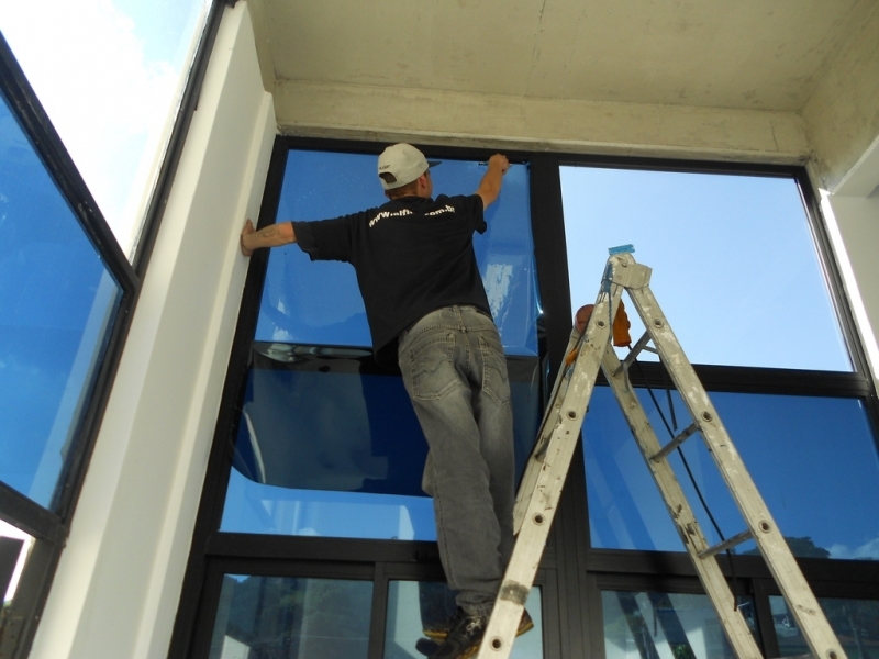 Instalação de Película de Vidro Proteção Solar Santana de Parnaíba - Película com Proteção Solar